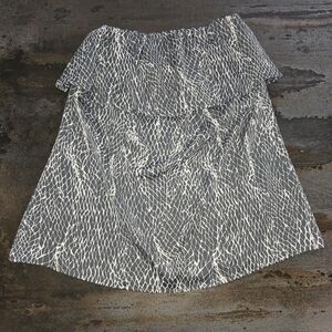 Tyche Size Small Off-Shoulder Black and White Patterned Top